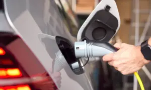 Ile trwa ładowanie EV w domu? Sprawdź fakty i czasy!