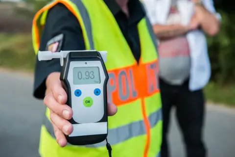 Ile promili po alkoholu? Sprawdź limity i bezpiecznie prowadź auto