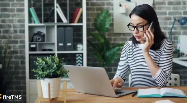 Spedytor home office: zarobki, obowiązki i jak zacząć? Poradnik