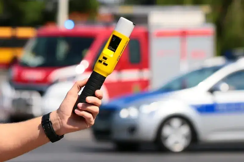 Jakie alkomaty ma Policja? Modele, działanie i Twoje prawa