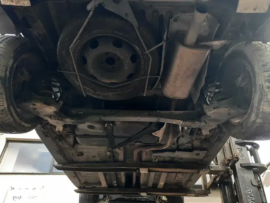 Citroen Berlingo koło zapasowe pod spodem