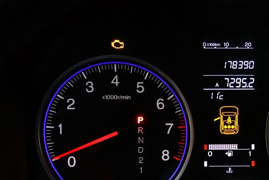 kontrolka check engine i dpf na desce rozdzielczej