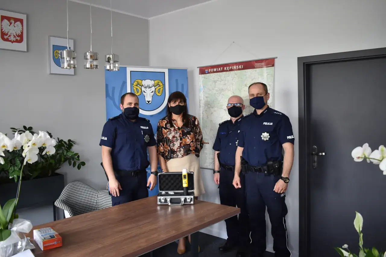 Policja badanie alkomatem nieletni