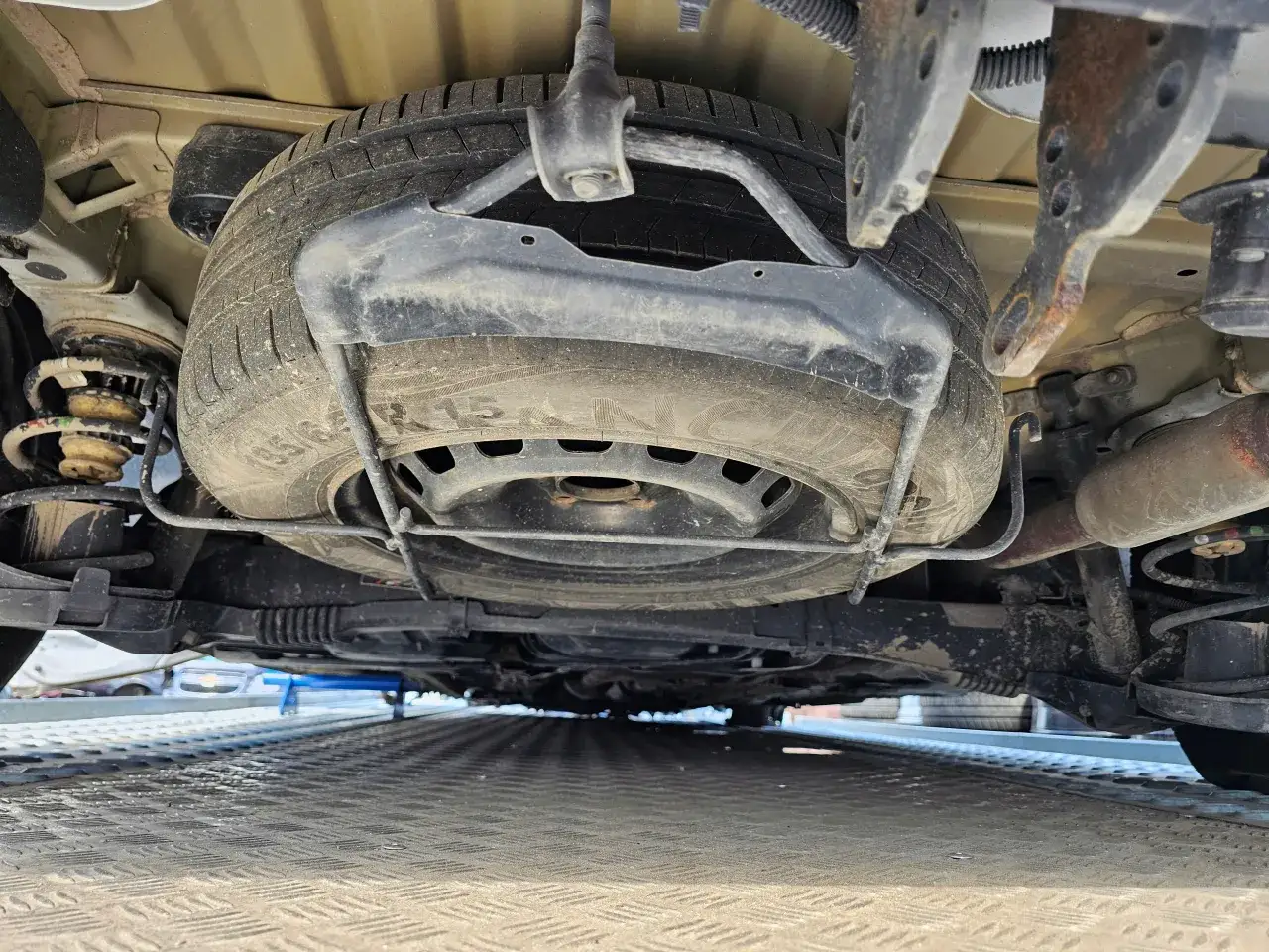 Opel Combo koło zapasowe lokalizacja narzędzia